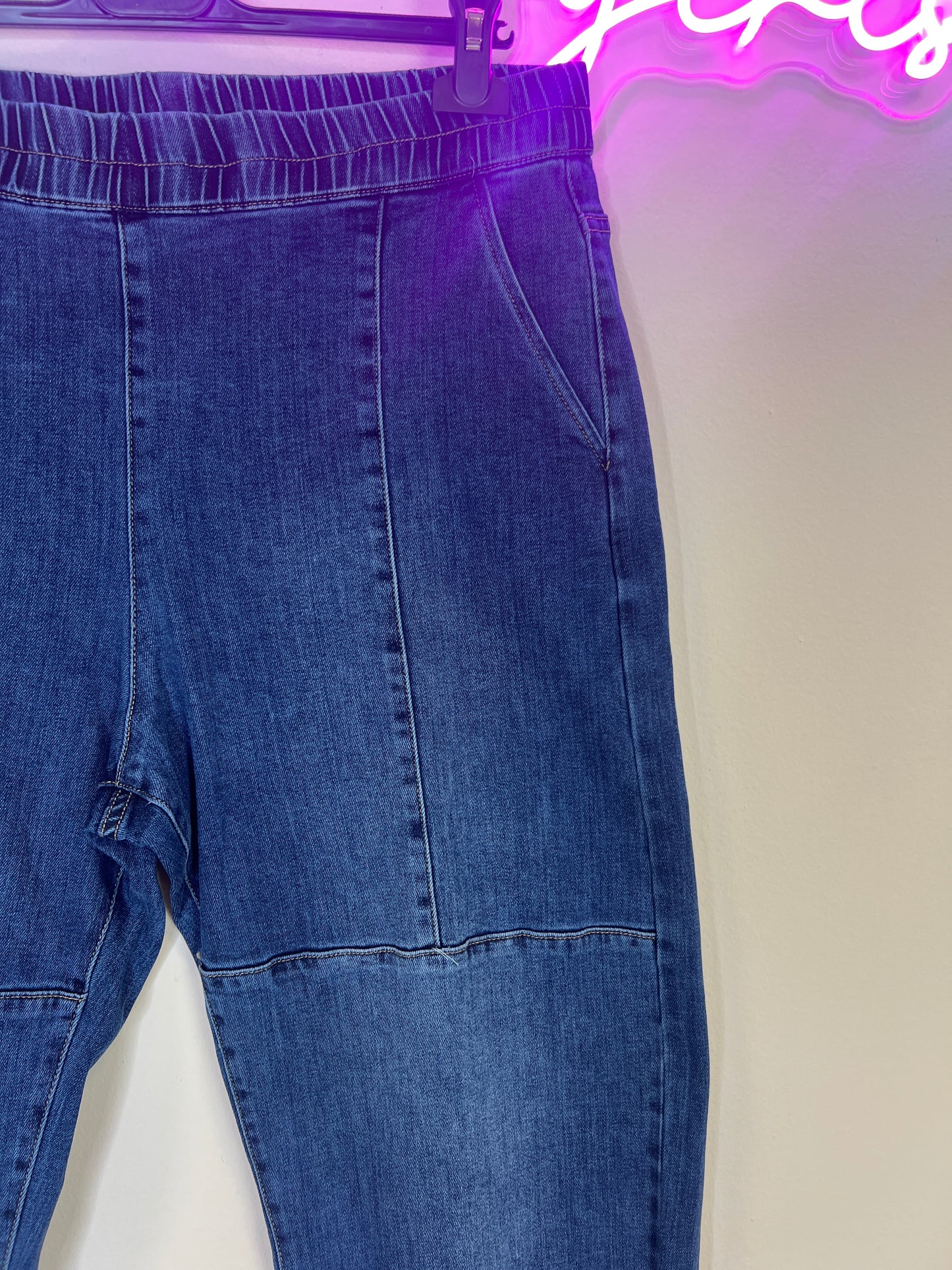 Jeans over BAGGY