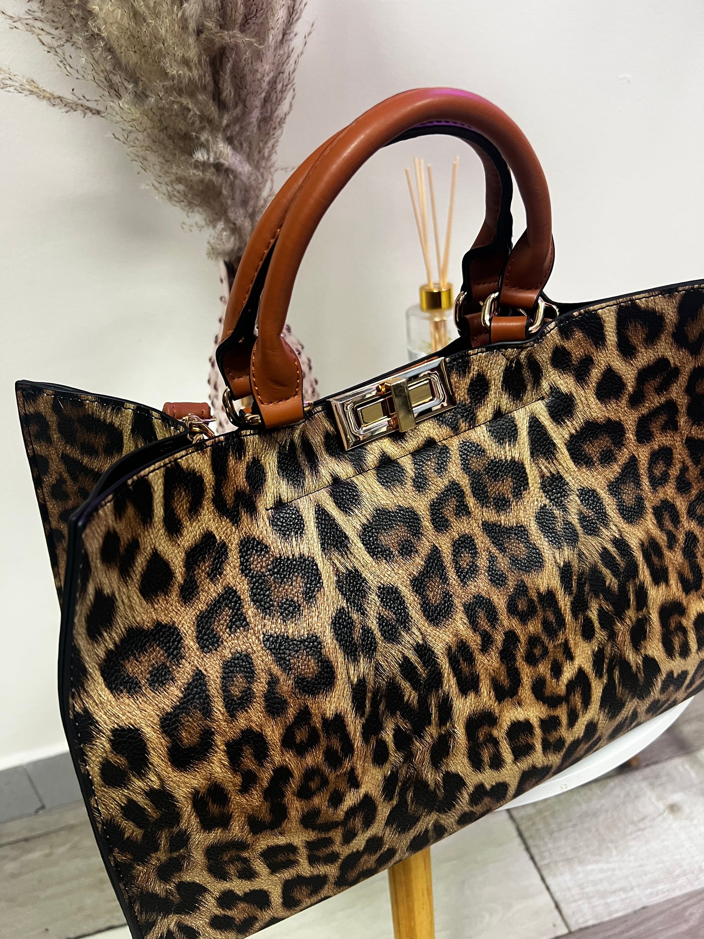 Shopper LEO