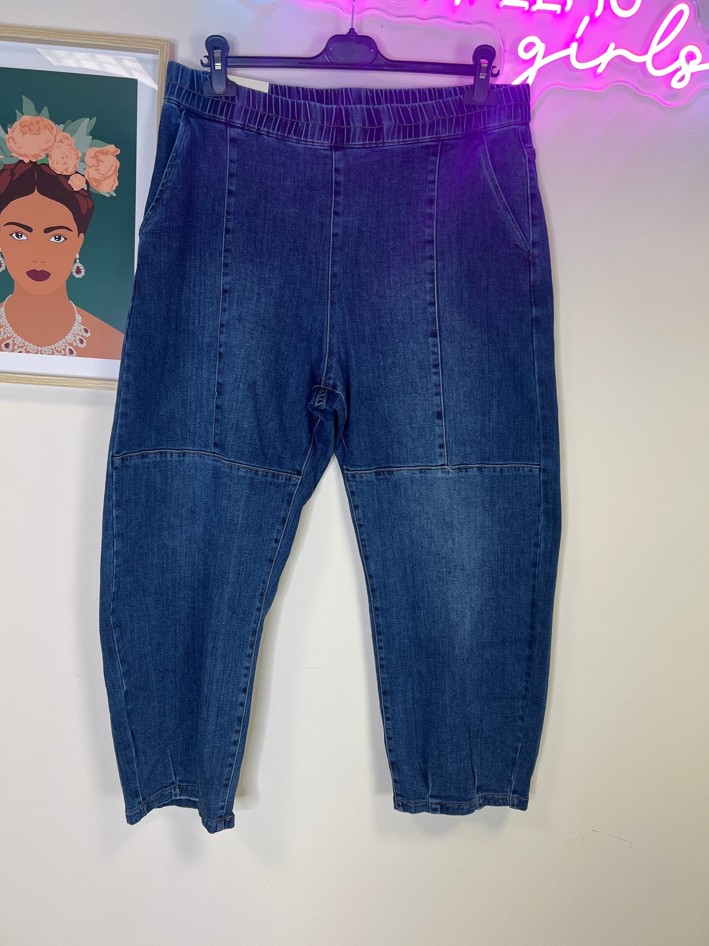 Jeans over BAGGY