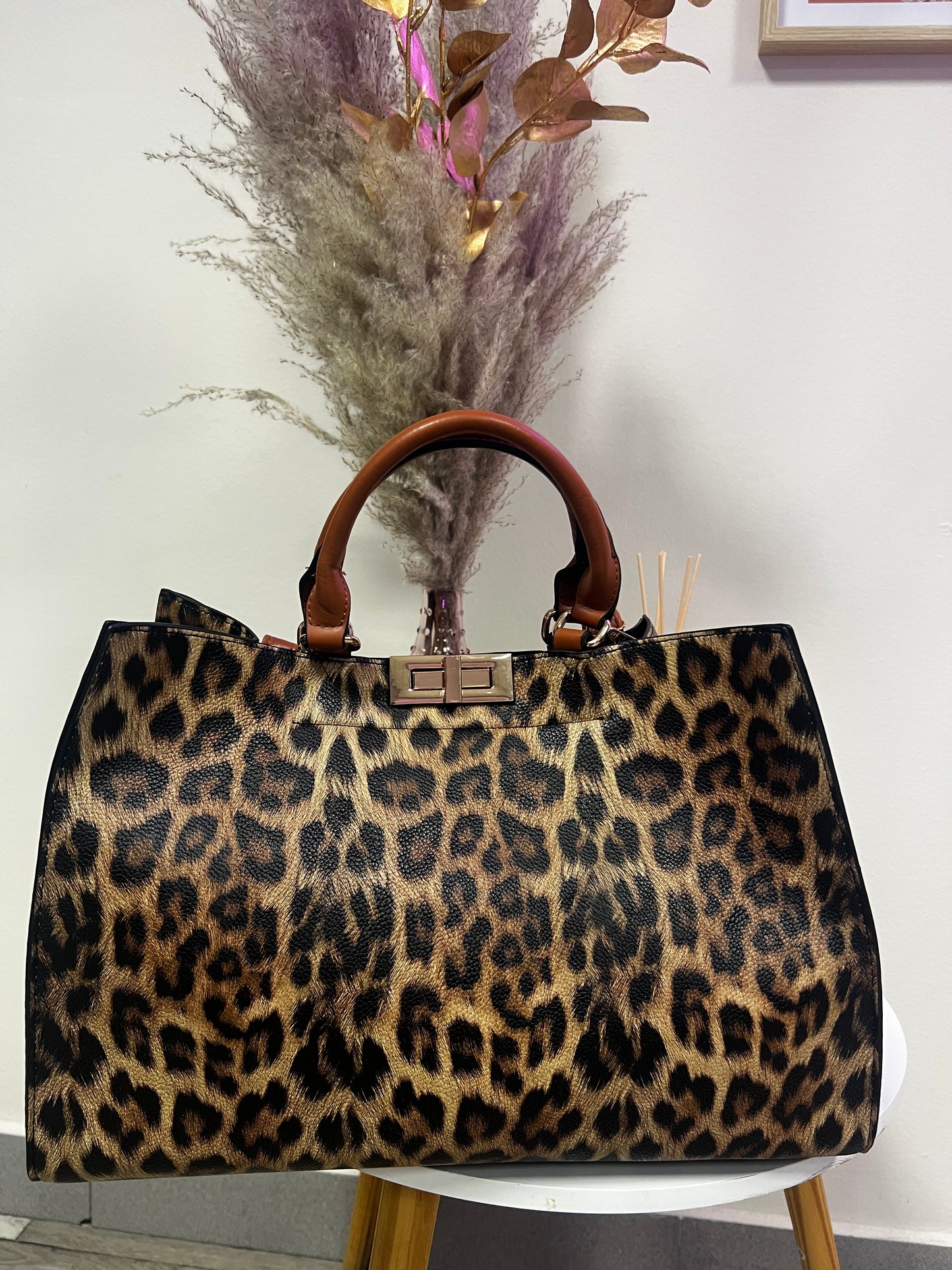 Shopper LEO